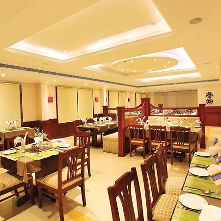 Hotel Raj Regency Nilamel Extérieur photo