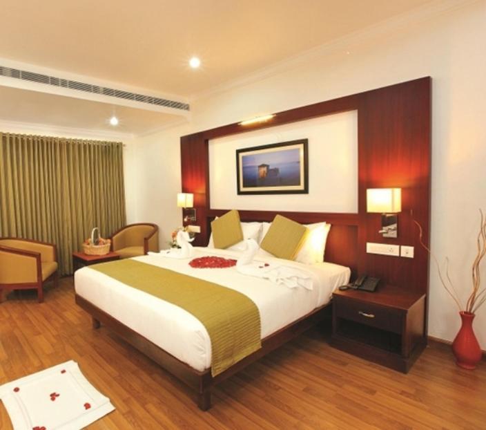 Hotel Raj Regency Nilamel Extérieur photo