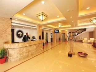 Hotel Raj Regency Nilamel Extérieur photo